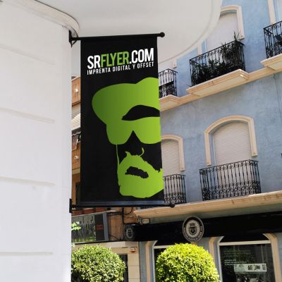 Banner publicitário para fachadas